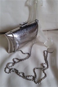 La Regale silver tone metal case purse clutch minaudière swoosh design 2007