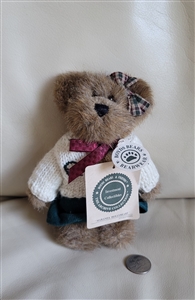 Maranda Hollybeary Boyds bear 6 inch collectible colorful outfit bear with bow and some tags