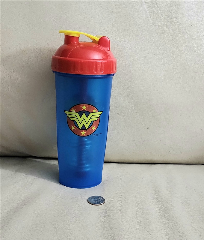 Wonder Woman DC Comics Perfect Shaker bottle blue and red 2015 version showing ActionRod technology and measurement markings