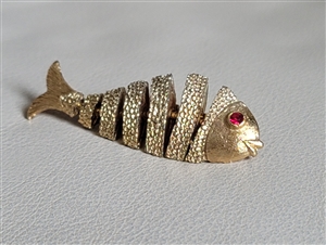 Vintage 60s articulated fish brooch gold tone jewelry with red rhinestone eye