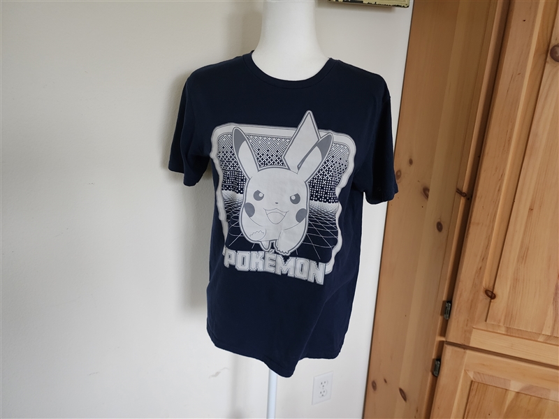 PokÃ©mon Nintendo 2023 blue white tshirt sz xl collectible gaming shirts