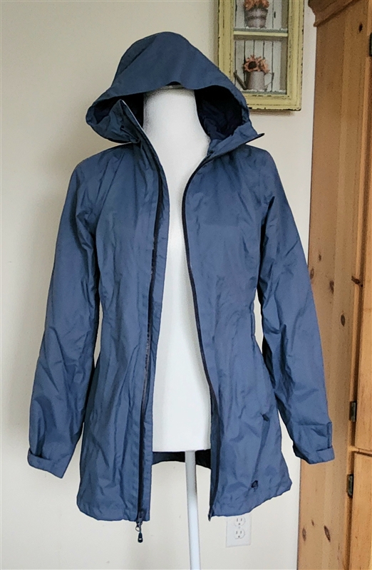 Front view of mountain hardwear womens size xs blue waterproof rain parka with mesh lining