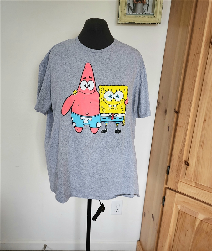 Universal Studios SpongeBob and Patrick Star 2021 men's gray t-shirt showing front graphic print