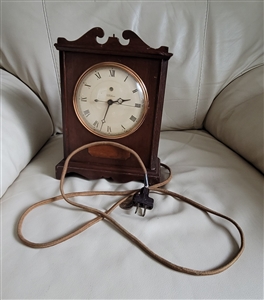 Vintage Warren Telechron wooden electric mantel clock with Roman numerals face