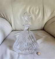 Glass decanter bottle elegant geometrical pattern