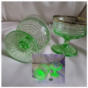 Anchor Hocking uranium circle green sherbet set