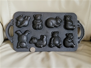 The Cooks Bazaar cast iron Bears baking pan kitchen accessories