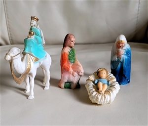 Hong Kong spiritual nativity set Mary Joseph baby Jesus king on camel gentle wear
