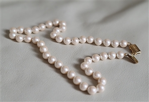 vintage monet faux pearl necklace jewelry champagne color 1990s women fashion accessory collectible