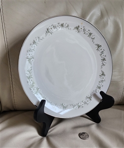 preowned vintage Noritake Weston white round dinner plate with green floral rim and platinum edge