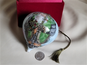 Ne Qwa Art glass ornament Peggy Abrams sign glass ornament holiday season decor