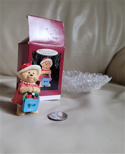 Hallmark Keepsake 1993 MOM bear Christmas ornament collectible Christmas decor