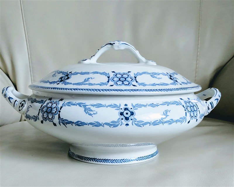 Vintage Burleigh Ware Radford porcelain white and blue covered vegetable dish crazing present
