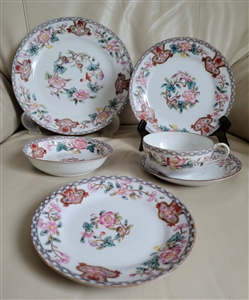 Antique Noritake Berkeley 1912 six piece porcelain place setting display showing plates bowl teacup and saucer