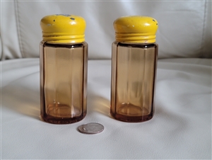 Japanese amber glass geometrical design shakers
