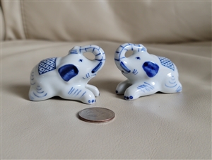 porcelain two Elephants salt and pepper shakers vintage table setting accessories