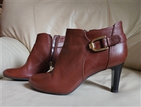 Comfortable brown leather ankle boots sz 6 and half by Bandolino