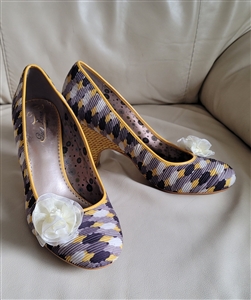 Poetic License London Sz 10 classic wedge pumps elegant women shoes