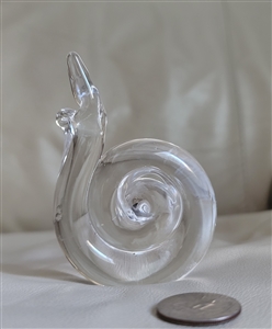 1980s clear art glass snail figurine paperweight with raised head and spiral shell preowned