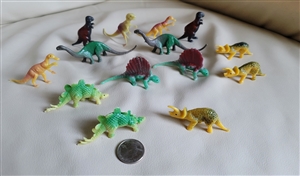 Plastic 14  Dinosaurs set collectible toys in multicolor design