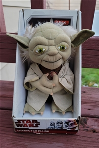 preowned 2010 Star Wars talking Yoda plush Underground Toys animated toy