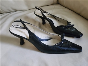 Black Brazilian leather slingback women heels elegant shoes sz 9 black adn white design