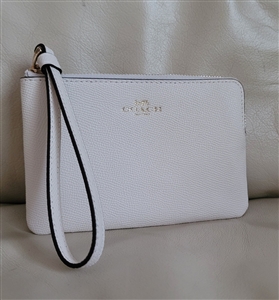 New old stock Coach white crossgrain leather corner zip wristlet with gold-tone hardware 2017
