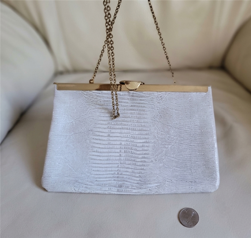 vintage etra white and gray snakeskin pattern genuine leather clutch shoulder bag with gold chain strap in preowned condition women purses