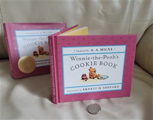 1996 Winnie the Pooh Cookie Book hardcover with dust jacket and gold anniversary seal