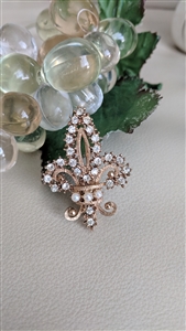 Hattie Carnegie fleur de lis vintage brooch womens jewelry with clear rhinestones