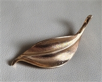 Vintage LC Liz Claiborne satin metal leaf brooch front view