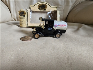 Vintage Lledo PLC Chevron diecast Red Crown Gasoline 1930 Model T Ford car made in England