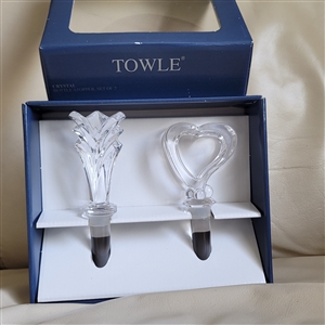Towle crystal heart and finial bottle stopper set made in Austria, displayed in original blue presentation gift box with brilliant faceted clear crystal detailing