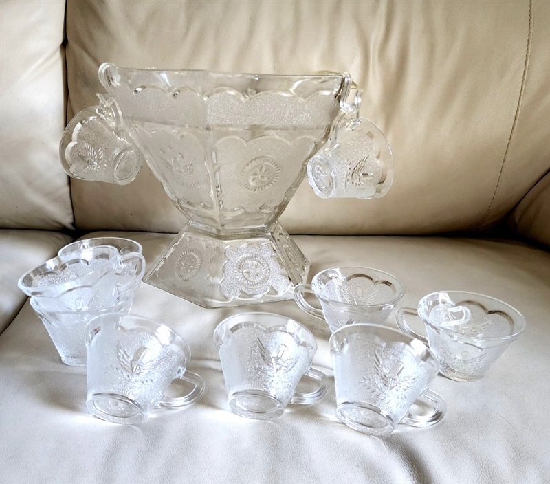 Glass punch bowl set 1950s Hazel Atlas Americana star eagle plastic punch ladle 12 cups reversible base