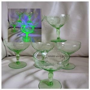 Green tall sherbet uranium glasses set of 6 great collectible display set