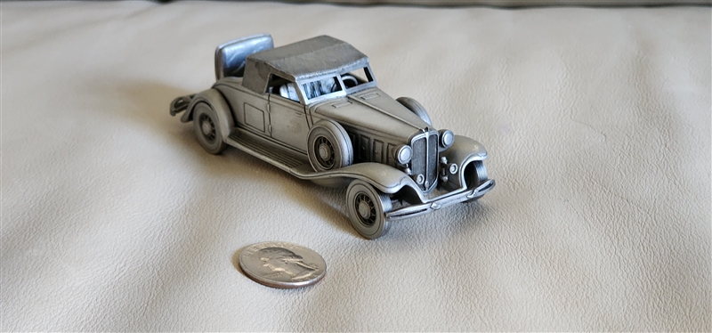 1932 Chrysler Roadster pewter model car 1975 Danbury Mint hallmark base view