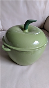 Country Cottage brand two quart enameled cast iron green apple shaped cooking pot with a stem handle lid 2 QT