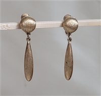vintage monet satin gold tone teardrop clip on earrings