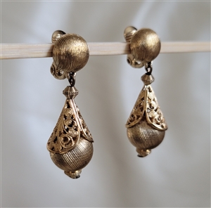 vintage monet bolero gold tone dangle earrings