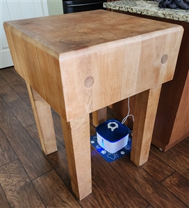 Solid vintage John Boos butcher block table with burled wood legs and 24x24 seasoned top. Local pickup only, Zip 98684.