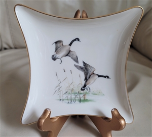 1995 Lenox porcelain flying geese starfish shaped plate with gold rim