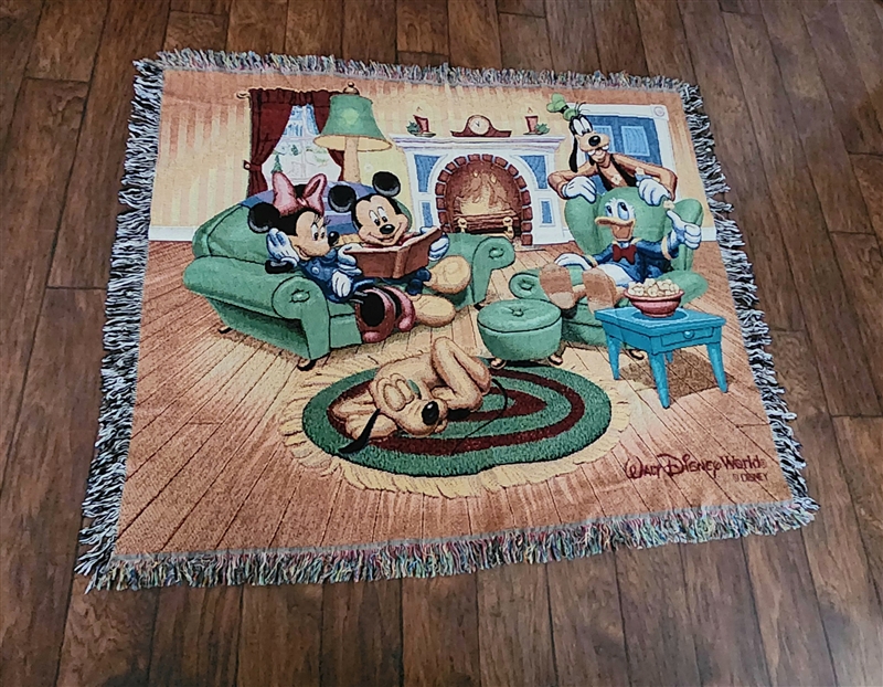 Walt Disney World Mickey's Holiday Gathering one sided woven tapestry throw with two color three inch fringe 2004