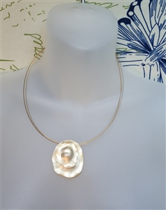 vintage preowned jones new york gold tone abstract pendant necklace