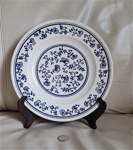 Sturbridge Eggshell Cavalier plate Homer Laughlin