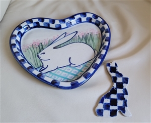 Debbie Dean Cordon Bleu stoneware heart plate matching rabbit charm 1990 home decor