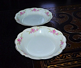 WH Grindley England antique 1891 floral scalloped soup bowls set of two with gold trim