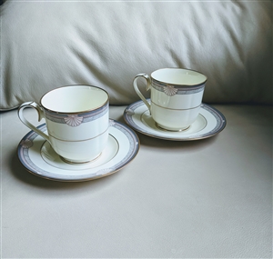 Noritake Stanford Court teacups and saucers set in cream porcelain and geometric design