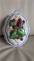 Franklin Mint 1986 Le Cordon Blue Blackberries kitchen accessory porcelain wall decor
