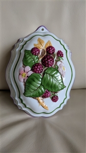 Franklin Mint 1986 Le Cordon Blue Blackberries kitchen accessory porcelain wall decor