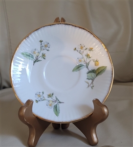 Vintage Elizabethan Staffordshire porcelain saucer with hand-painted blooming berry design, ribbed edges, and gold-tone rim